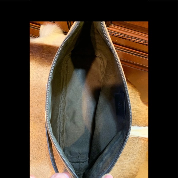 -❌SOLD❌✳️AUTH GUCCI ICONIC PRINT TAB POCHETTE EUC - Picture 13 of 14